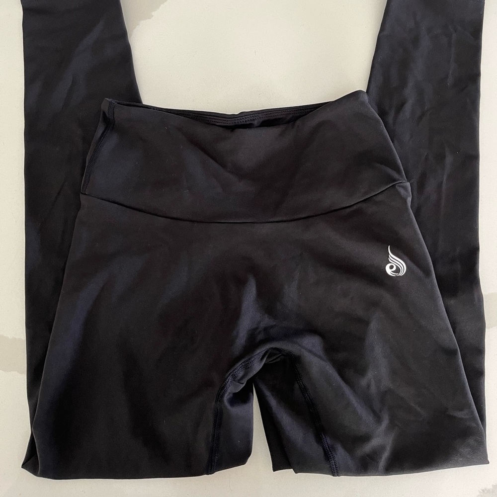 Ryderwear Vital High Waisted Scrunch Leggings- Black